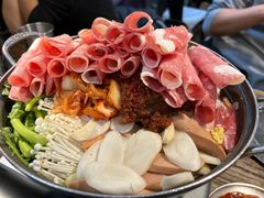 部队锅-MI WU FACTORY米屋美食工厂餐厅(绿地店)