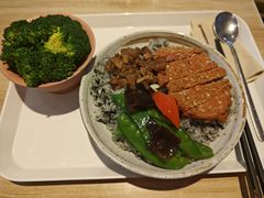 野生干巴菌炒饭配素排-轻蔬不用等·素食(江苏路店)