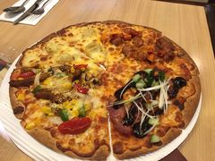 薄脆四合一披萨-必胜客(万象城店)