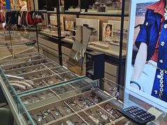 -博士眼镜集团石人工眼镜(虹口万泰店)