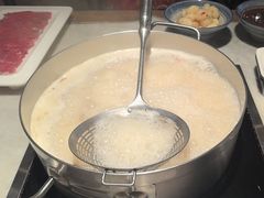 -尚尚仙·酸汤猪手·猪肚鸡火锅(华联万柳购物中心店)