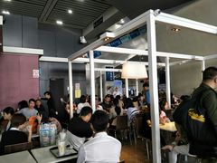等位区-麦当劳(广州南站店)