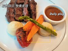 -香格里拉鱼跃地中海西餐厅·牛排披萨