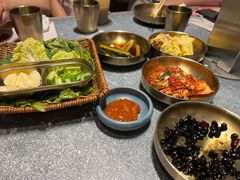 -草家酱蟹炭火烤肉店(珲春南路二店)