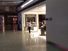 -日上免税店(三径路t3店)
