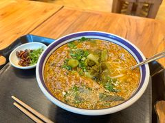 -云阿蛮云南生烫牛肉米线(奉贤路店)