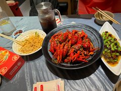 -肥肥虾庄·金牌油焖大虾(东湖欢乐谷店)