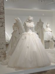 -维纳斯婚纱礼服租赁馆