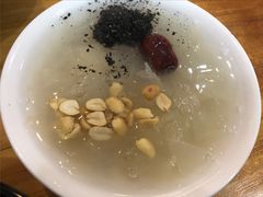 红糖红枣老式银耳八宝粥-红雨少水粉