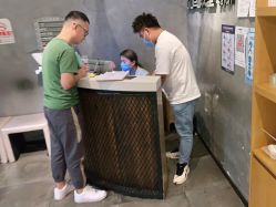 -时尚殿堂明星门店