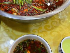 -乡土特色.冷锅鱼.牦牛肉汤锅