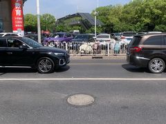 -百联南方购物中心·停车场