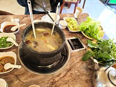 -鲁朗纳麦石锅鸡庄园