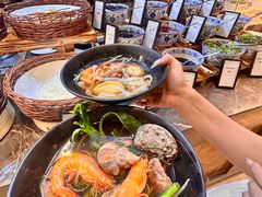 -广州万富希尔顿酒店·感趣自助餐厅·金秋蟹宴生蚝海鲜刺身