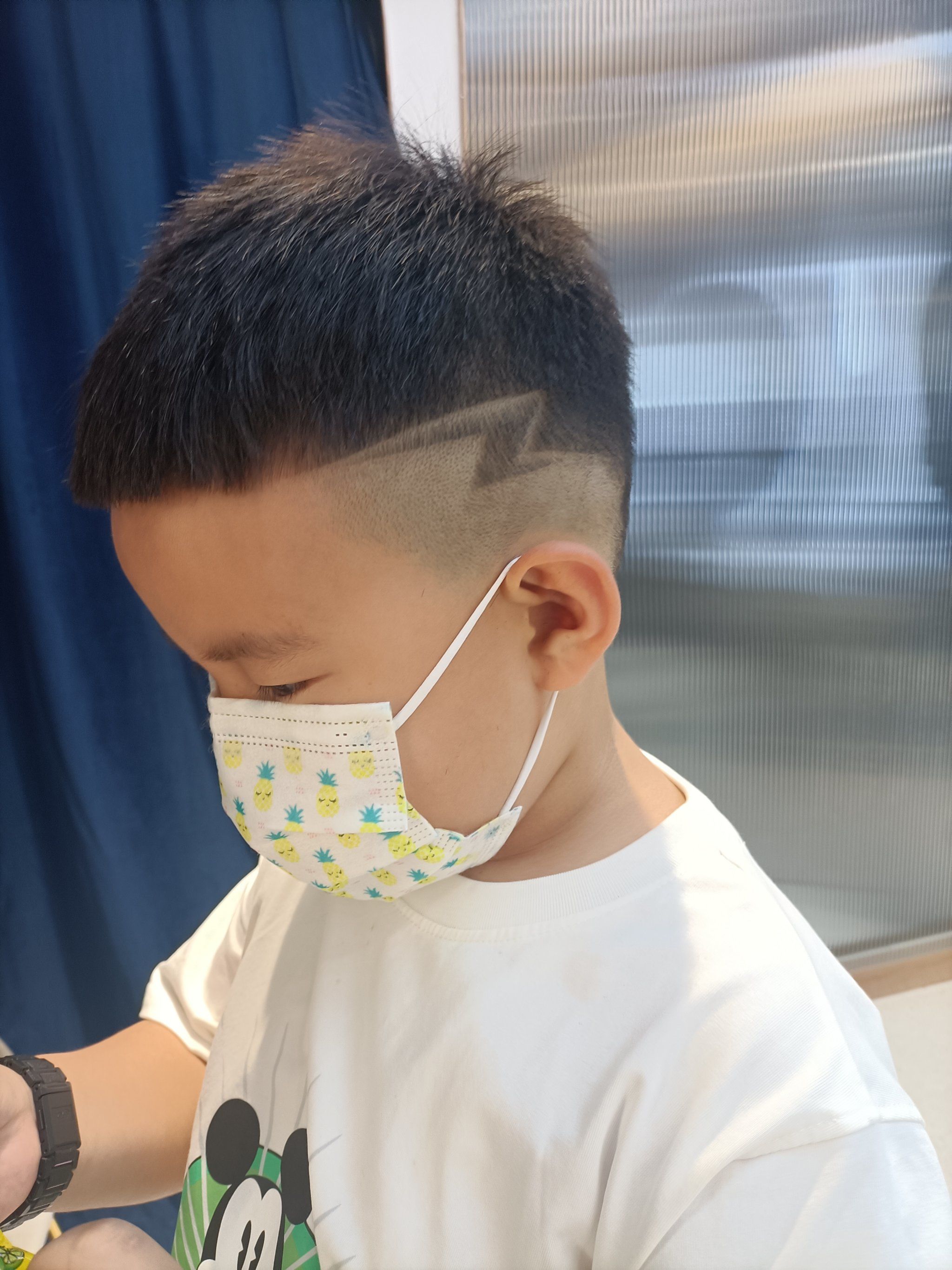 男孩发型