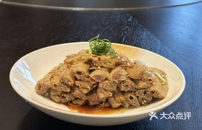 Special Ginger-Flavored Stir-Fried Pig's Trotters