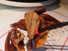酱爆脆皮乳鸽-姜君·千岛湖鱼头馆(浦东大道店)