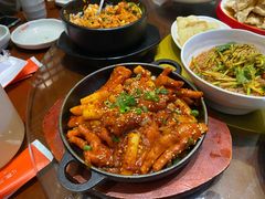 火辣鸡爪炒年糕-英兰朝族饭店(河南桥头店)